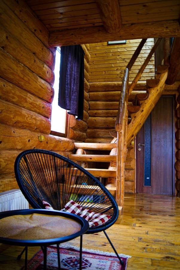 Musketeers Cabin Порумбаку-де-Жос Екстер'єр фото